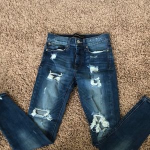 Ripped skinny jeans